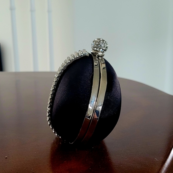 Purse - Picture 3 of 3